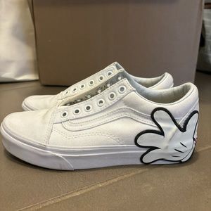 Vans Old Skool x Disney Mickey Mouse Hand Sneakers